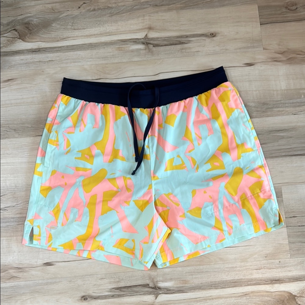 Mens Fabletics Lined Fundamental Shorts sz. L